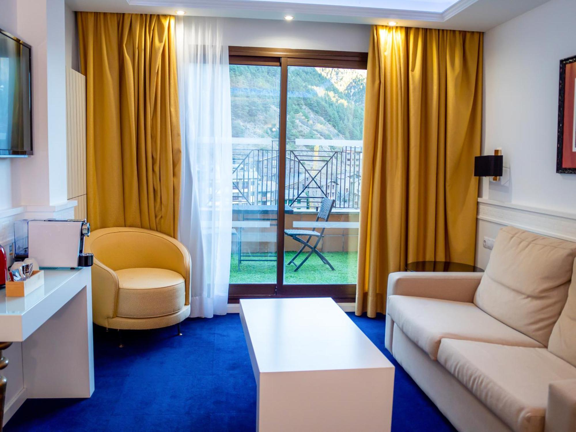 Hotel Princesa Parc Excellence Arinsal Εξωτερικό φωτογραφία A suite at the hotel