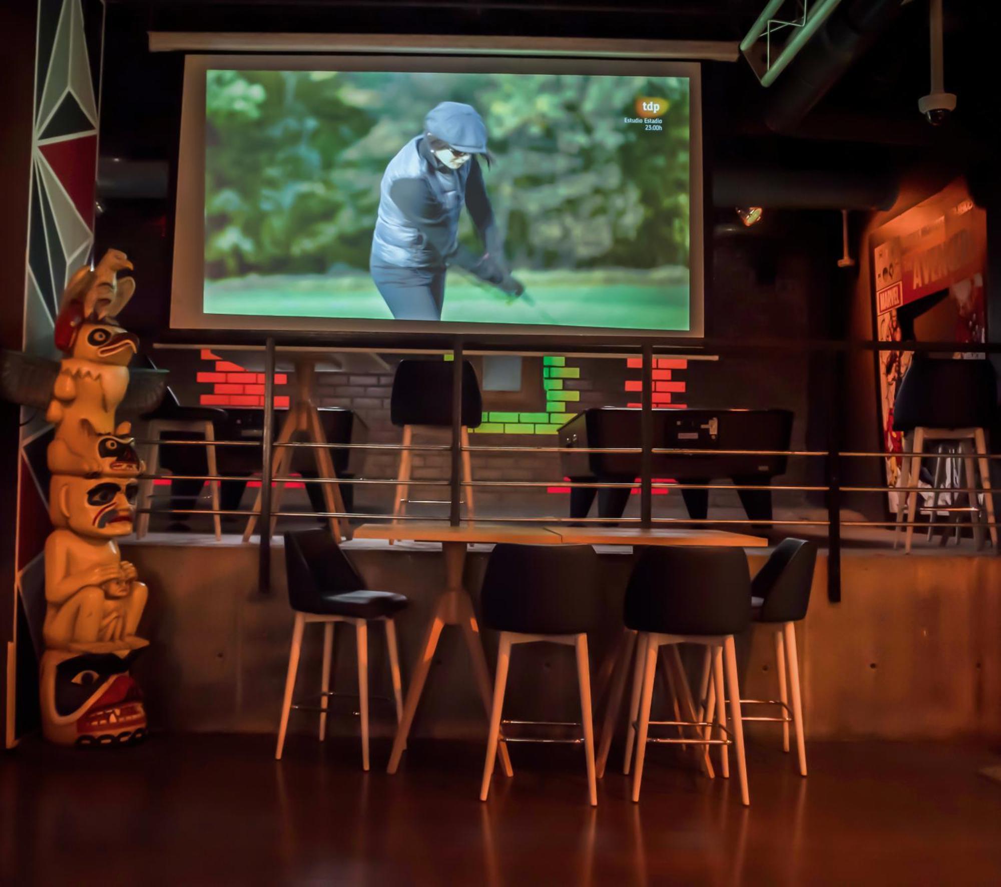 Hotel Princesa Parc Excellence Arinsal Εξωτερικό φωτογραφία The control room at the National Zoo's Great Gorilla Project